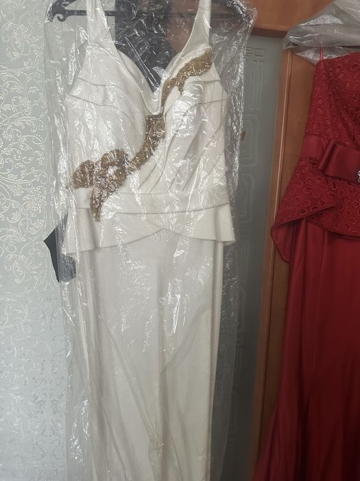 Вечерние платья