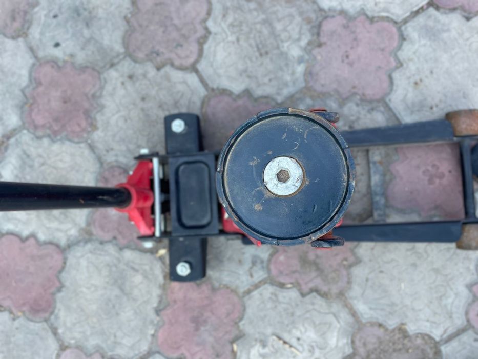 Продам домкрат и гайковёрт