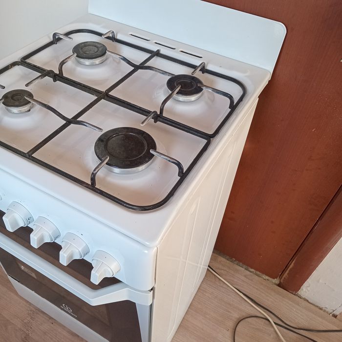 Газовая плиту INDESIT