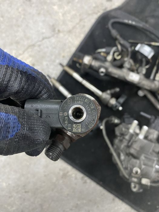 Горивна система помпа и дюзи за Audi А4, Q5 2.0tdi 190к.с