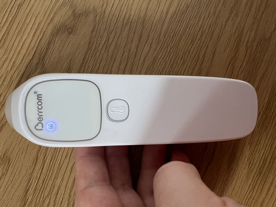 Termometru pentru ureche adulti si copii cu alarma de febra - LCD alb