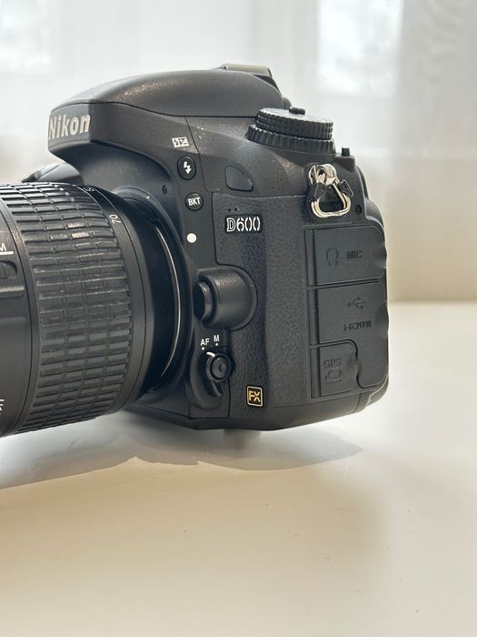 Nikon D600, senzor Full Frame (FX) de 24.3 MP