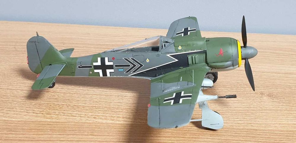 Сборная модель самолета Фокке-Вульф Fw 190 А8 (Italeri, 1/72)