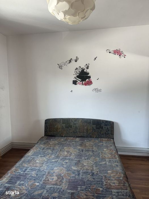 Campina - ultracentral - ap. 2 cam - mobilat - 250 Euro/Luna