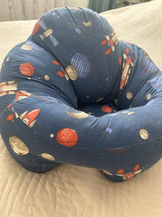 Продается подушка сиденье для малышей