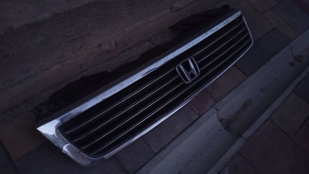 Решётка Honda Stepwgn