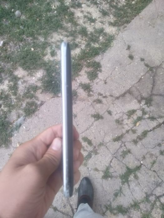 Телефон LG-X220ds