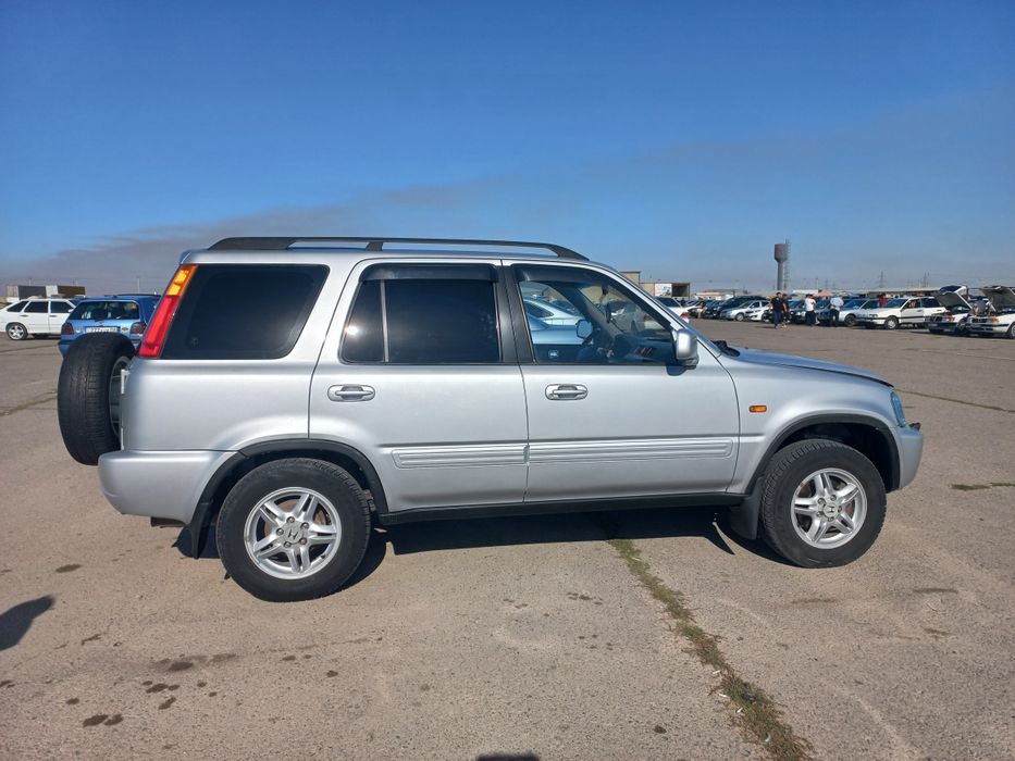 Хонда CR-V 2.0 бензин 5-мех