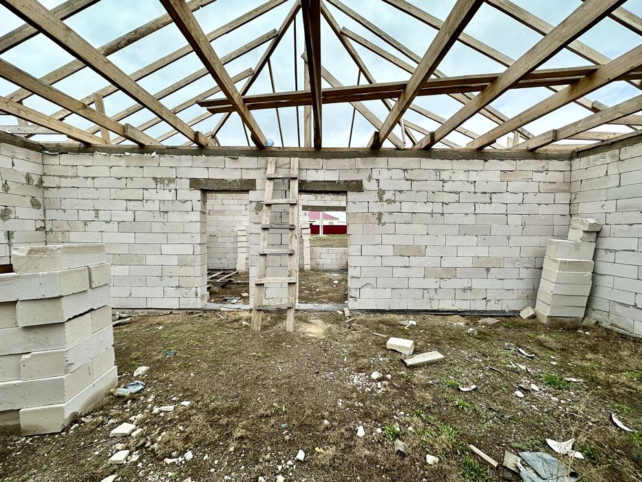 Продам недостроенный 4-комнт. дом в поселке Доскей