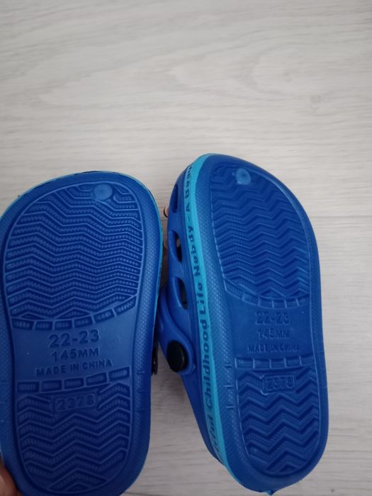 Шлепки новые детские