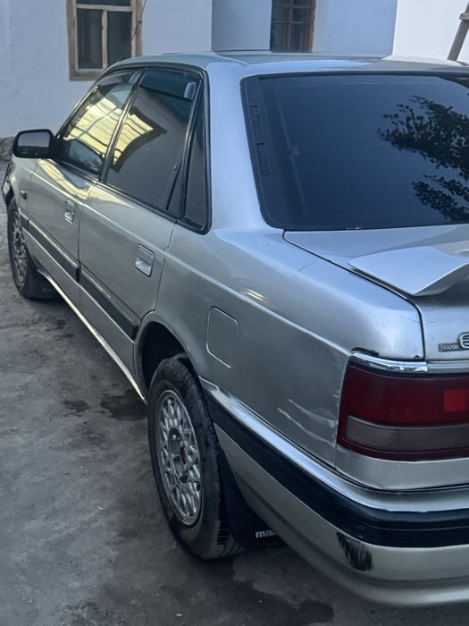 Мазда 626 седан 1990
