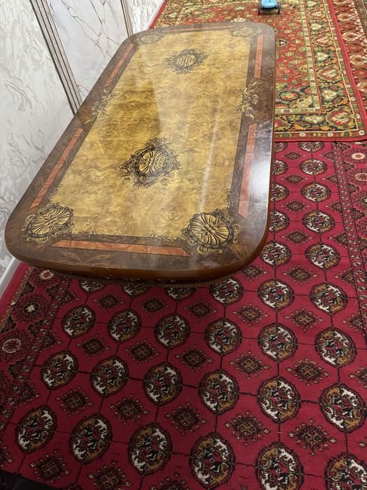 Стол низкий для диванов