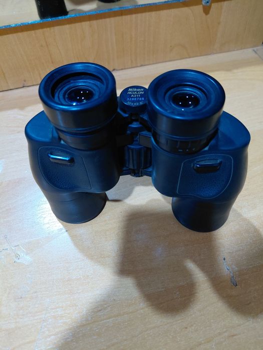 Продам бинокль Nikon 10×42
