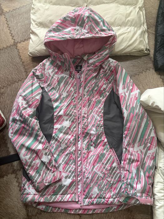 Продам куртки женские