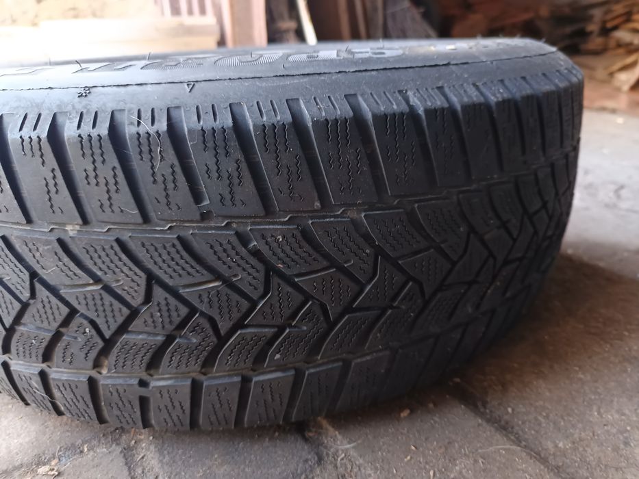 Jante de aluminiu cu cauciucuri de iarna 215/65/16