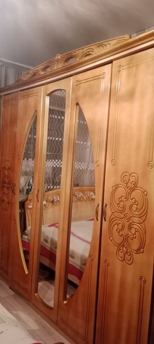 Продам спальний гарнитур в отличном состояний