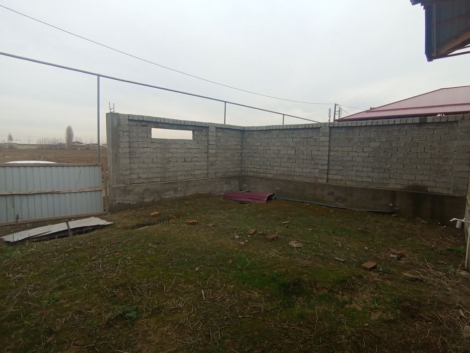 Uy sotiladi Продается