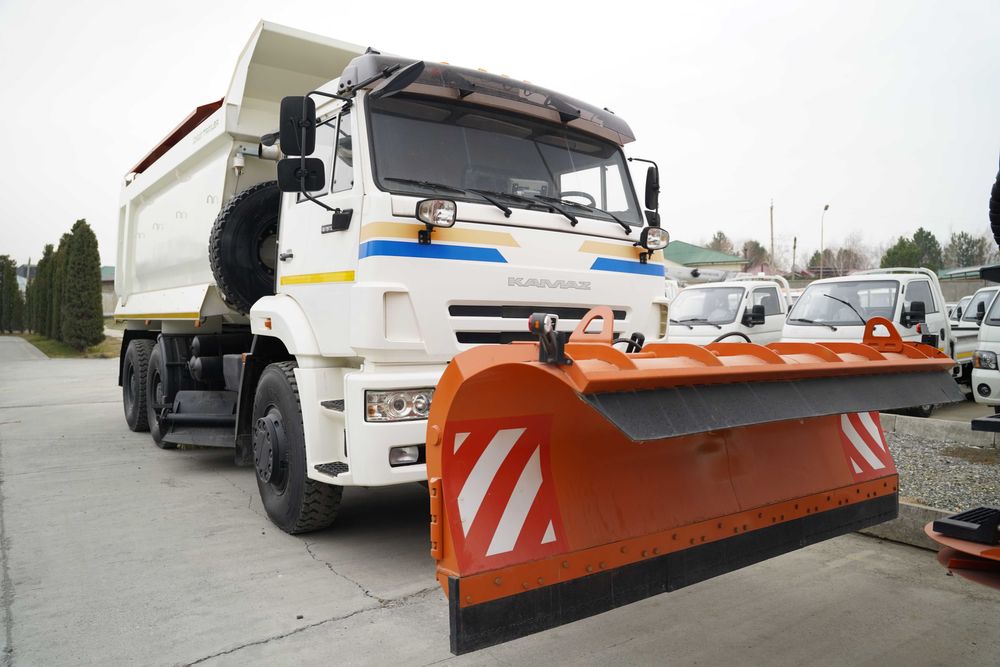 Комбинированная дорожная машина 10 куб.м. КАМАЗ  4х2