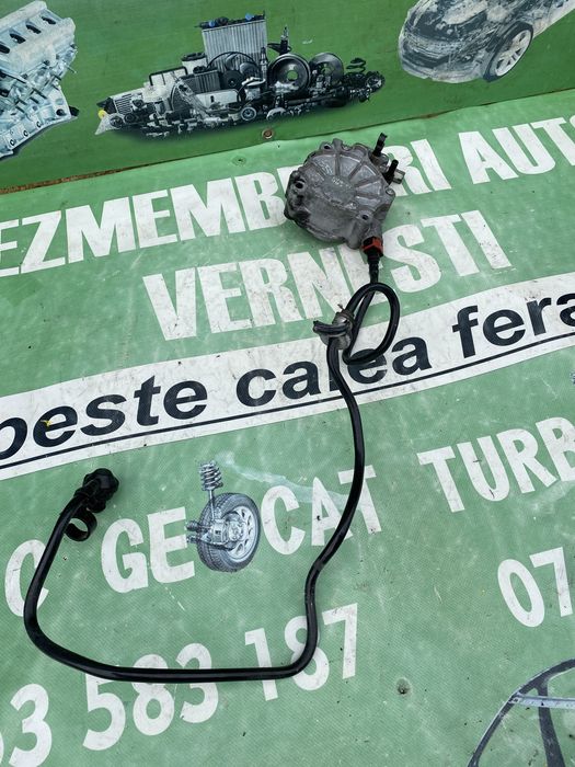 Pompă vacuum motor Range Rover Evoque 2.2 D 2012