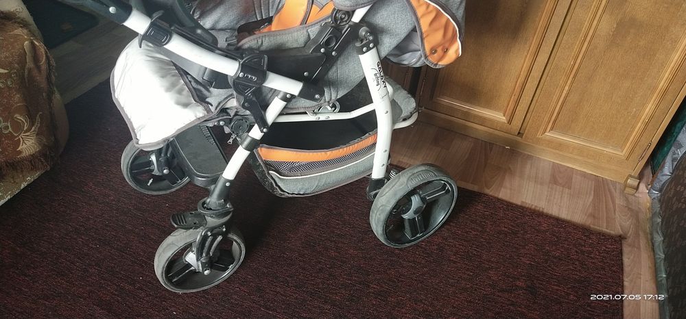 Продам отличную коляску