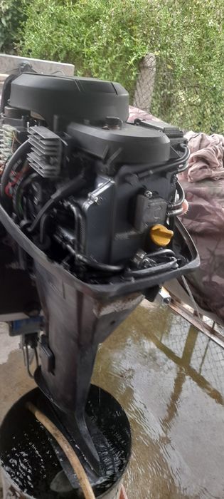 Продавам Ямаха 4т. С ел стартер и алтернатор.Мотола е с дълъг ботуш.