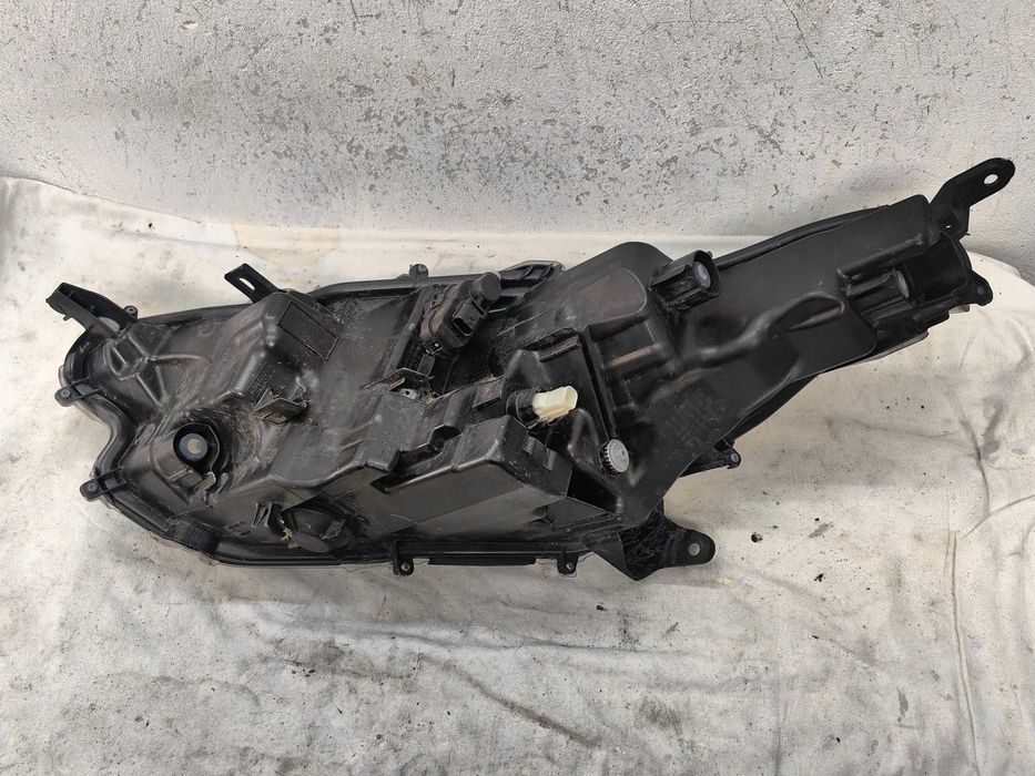 Оригинален фар Тойота Ярис  Toyota Yaris Full Led