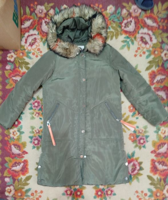Отдам бесплатно куртки