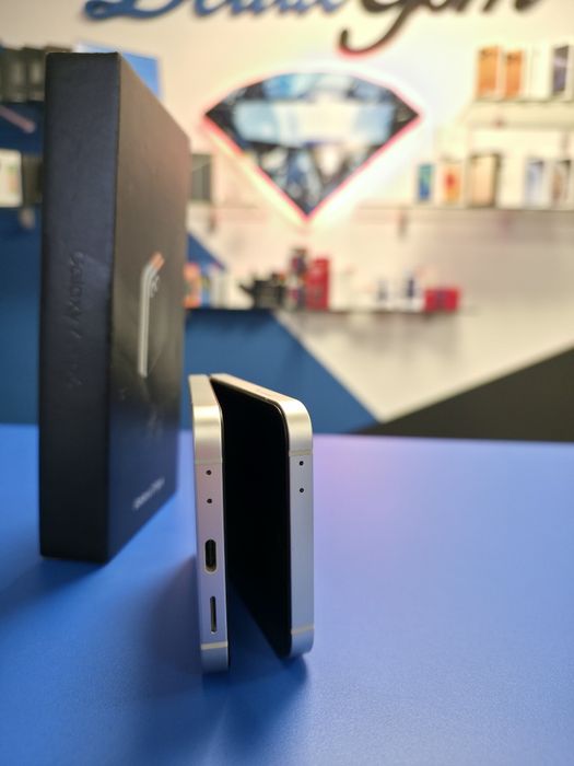 Samsung Z Flip 6 / Peach / 512 GB / DeluxGSM