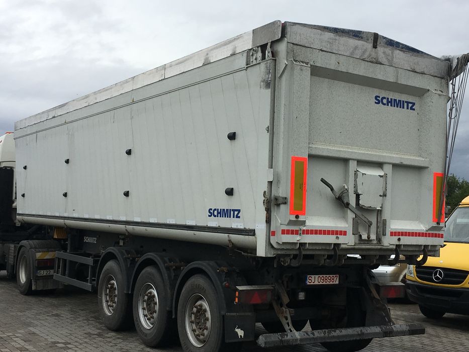 Semiremorca basculabila Schmitz An:2010 48-52m3  18.500€ neg