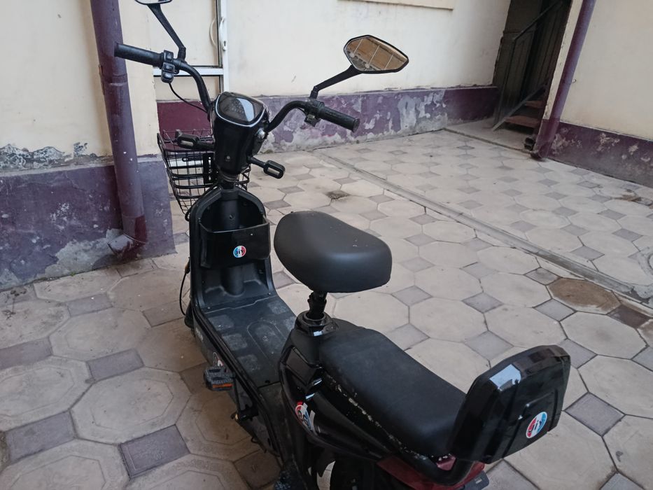 Elektr skuter sotiladi 2000 km akkum ideal
————————————

Продам э