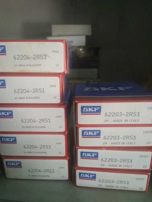 Продават се всички лагери налични от склада на магазин на едро.