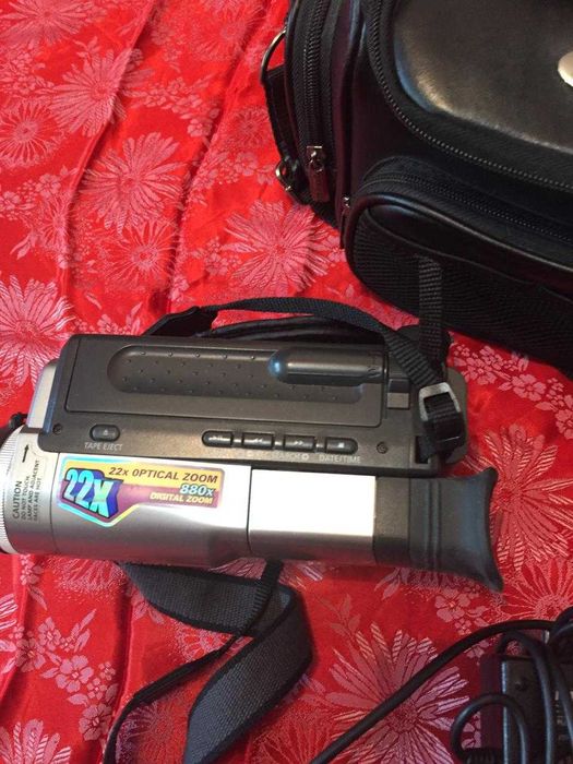 Продам видеокамеру " Samsung"Оригинал