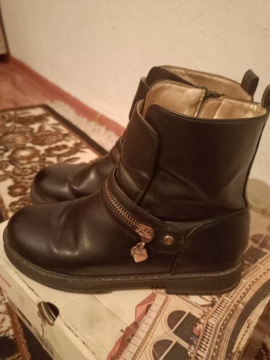 Демисезонные ботинки на девачку