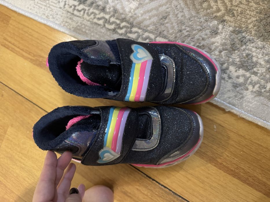 Зимние кроссовки для девочки