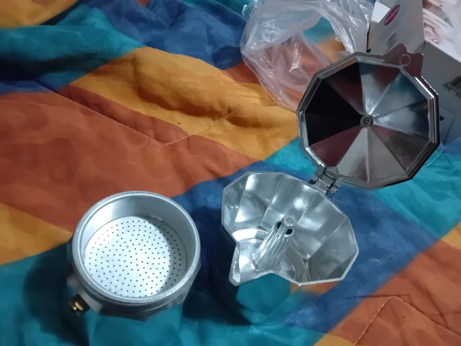 ¥ cafetiera pentru aragaz nouă 3 cesti marca mokita