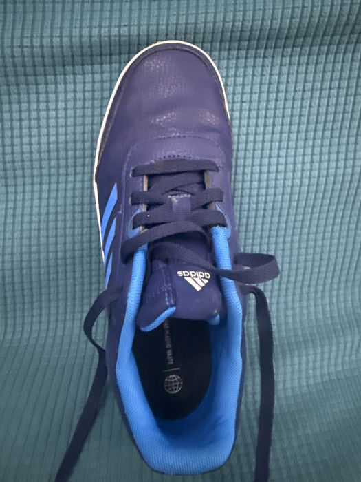 Обувь спортивная