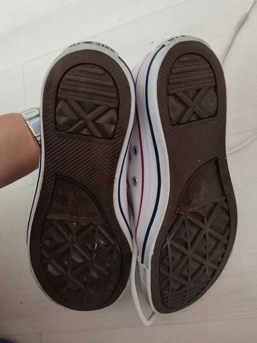 Оригинални бели кожени кецове Converse