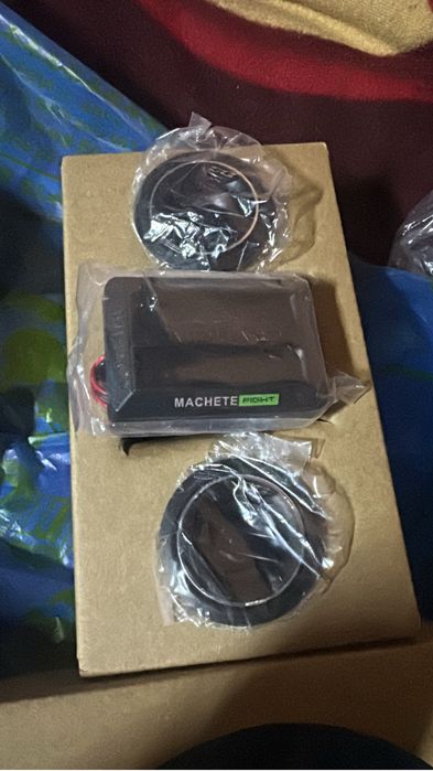 Продам колонки Deaf bonce Machete