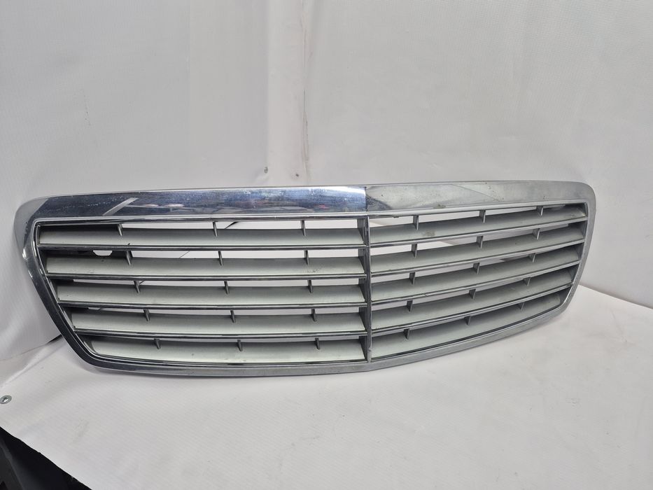 Решетка радиатора Mercedes W211