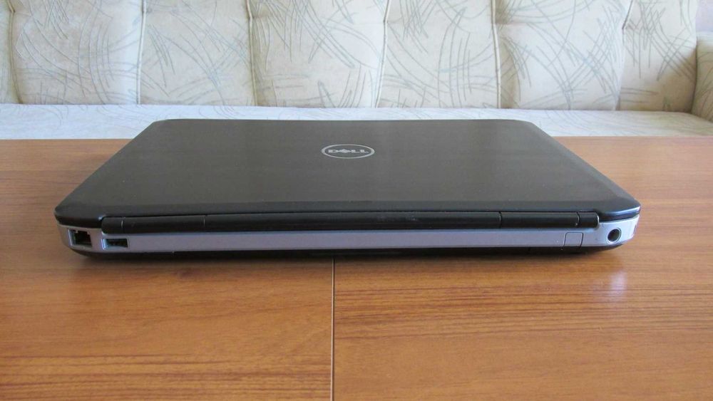 14 инча Dell с Intel i5,8 GB DDR3 лаптоп