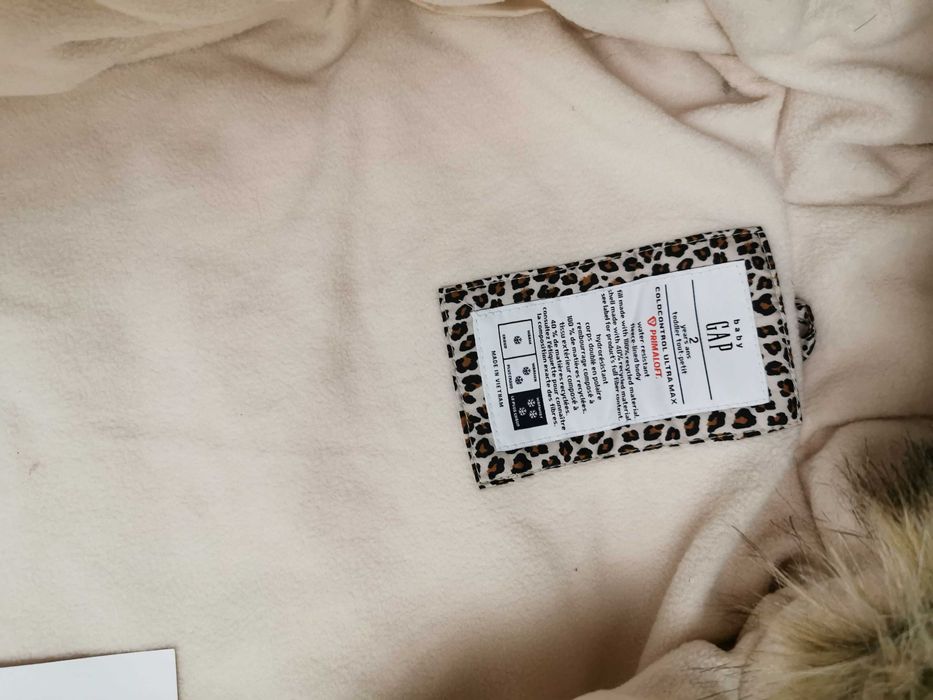 Новая куртка GAP 92 размер