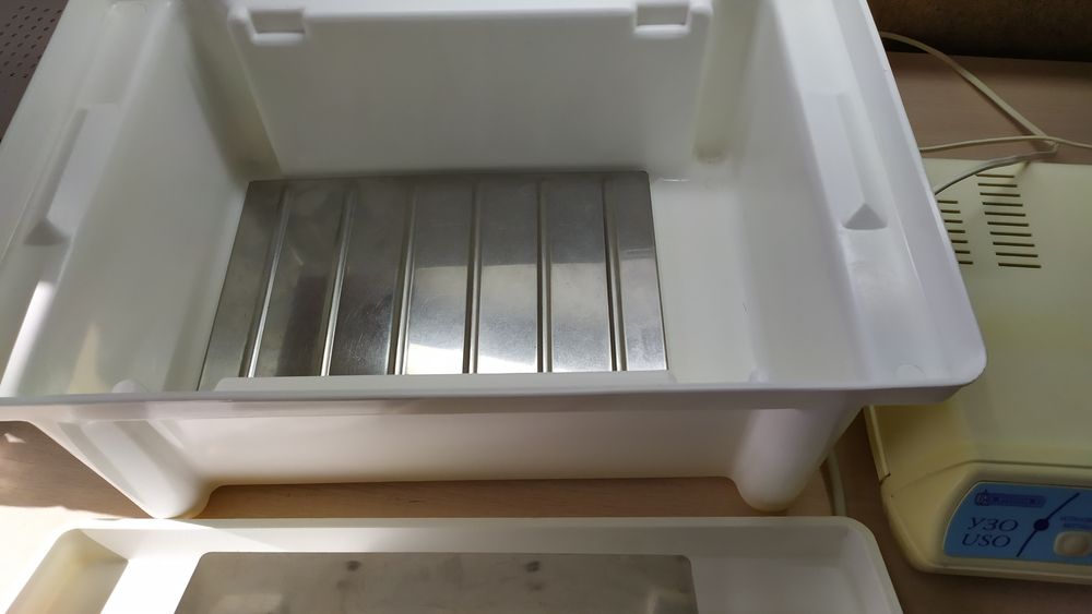 мойка для медицинского инструмента.