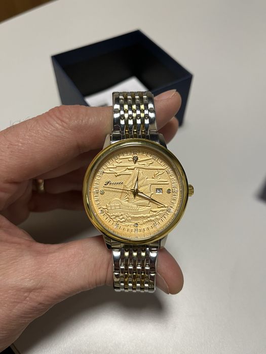 Часы кварцевые новые