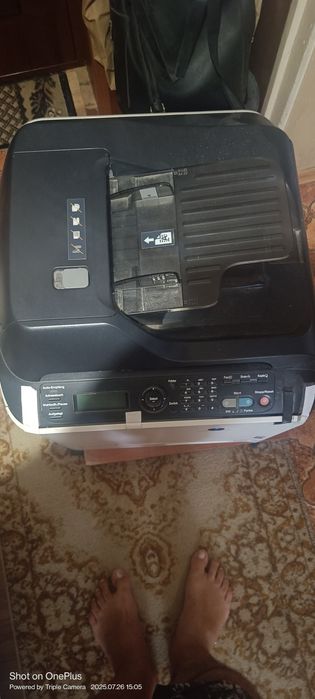 Продавам 3в1 принтер с скенер и лазер в добро състояние е bizhub C20