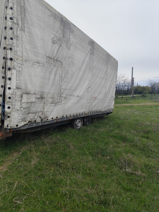 Vând remorca pancar de 8,8 m