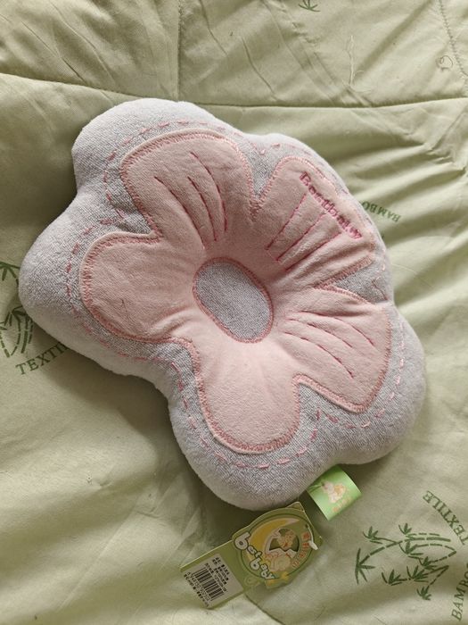 Продам детскую подушку для новорожденных