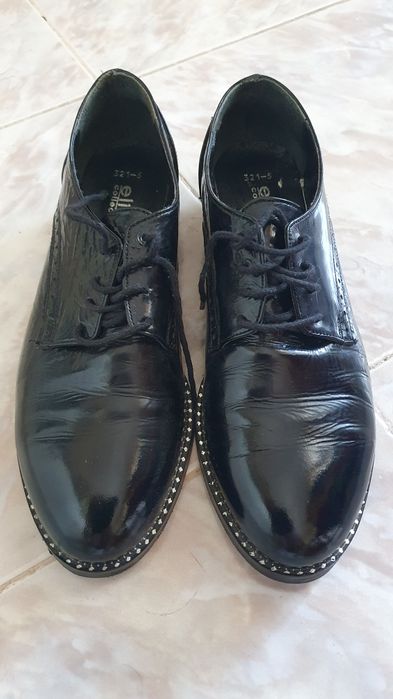 Обувки от естествена кожа - лак