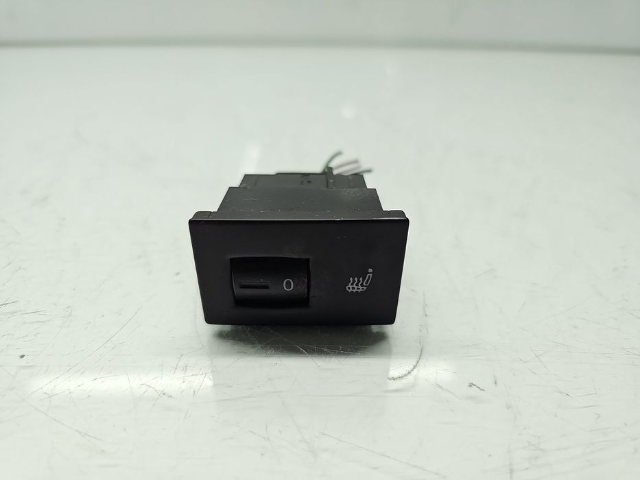 Buton incalzire scaune Volkswagen Touareg (7LA, 7L6) [Fabr 2003-2010]