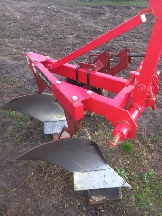 Vând plug cu două brazde