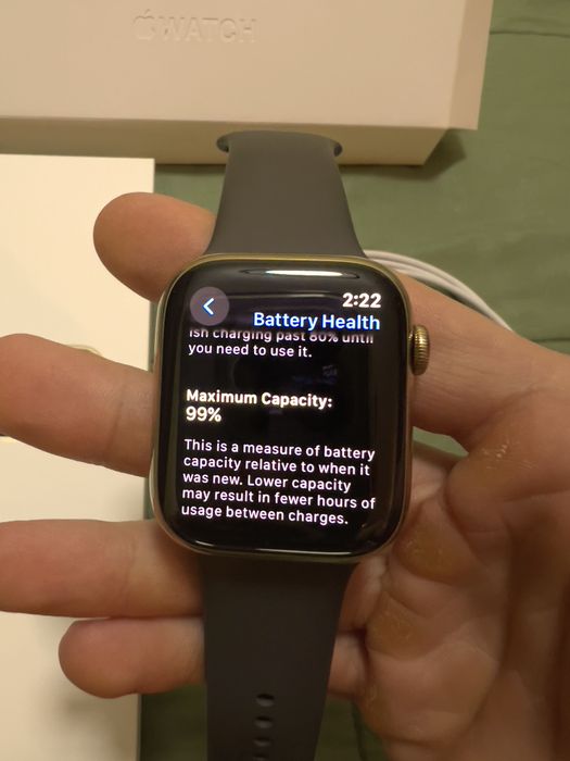 Apple Watch Series 9 45mm Steel / WiFi+Cellular - Златен